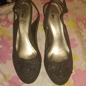 Size 8 Fioni wool heels